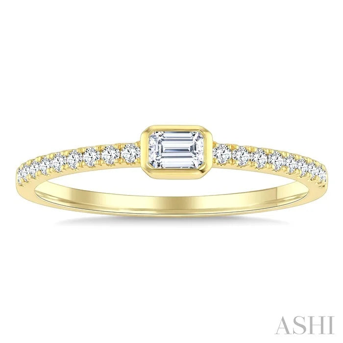 Luna Bezel Emerald Shape Diamond Fashion Ring