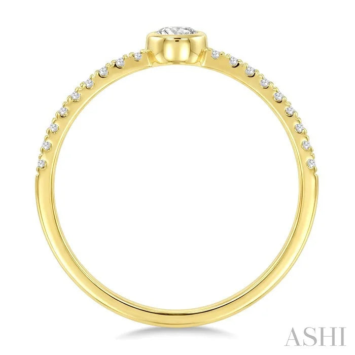 Luna Bezel Round Shape Diamond Fashion Ring