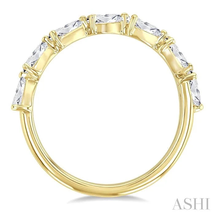 Pear Shape East-West Diamond Fashion Band