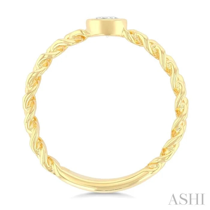 Round Shape Bezel Curb Diamond Fashion Ring