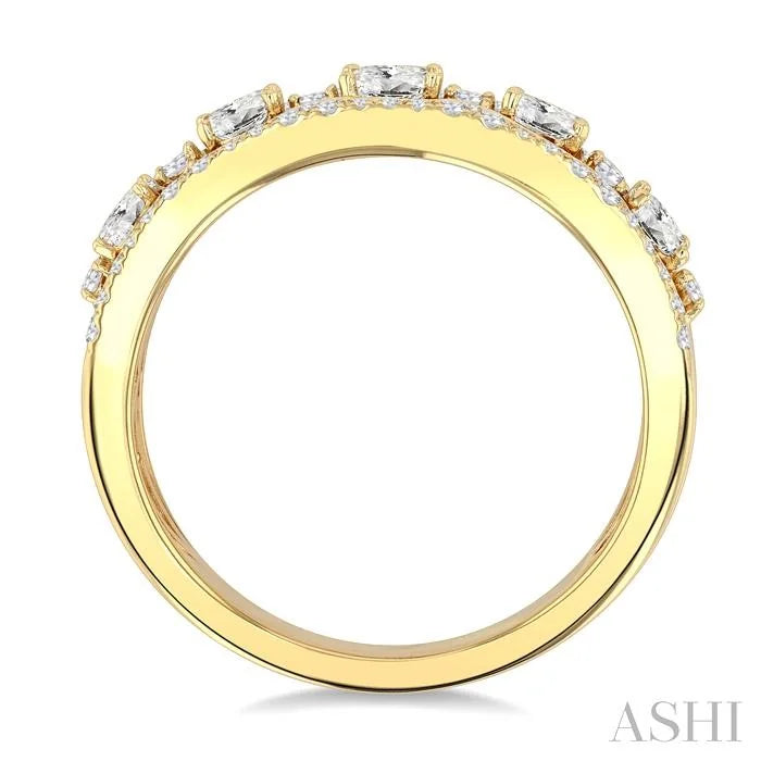 Oval Shape 5 Stone Diamond Fashion Band