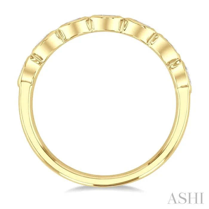 Oval Shape East-West Bezel Set Diamond Fashion Band