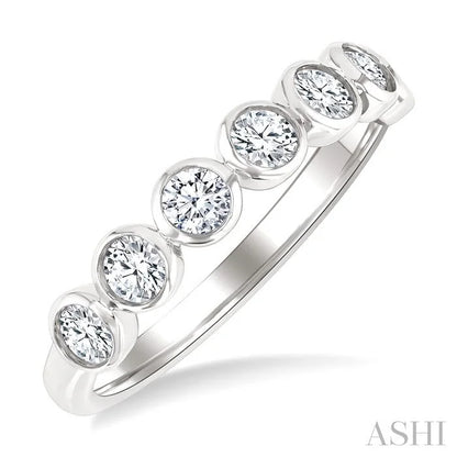 Round Shape Bezel Set Diamond Fashion Band