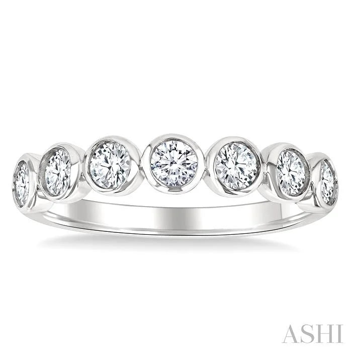 Round Shape Bezel Set Diamond Fashion Band