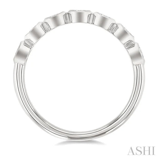 Round Shape Bezel Set Diamond Fashion Band