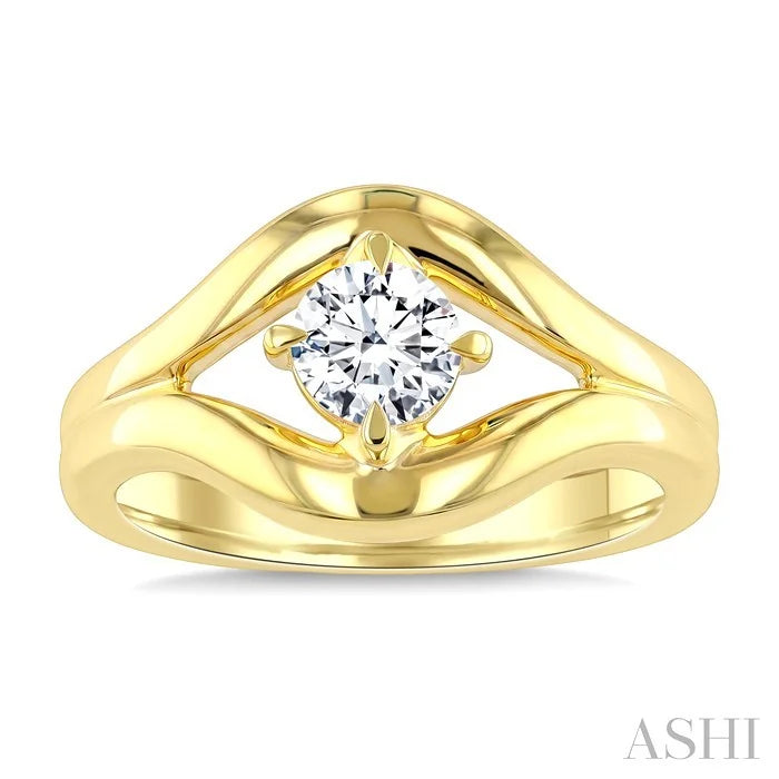 Aeris Gold Round Shape Diamond Solitaire Ring