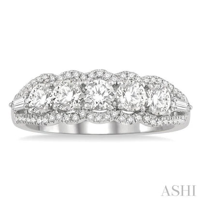 Round Shape 5 Stone Diamond Fashion Ring