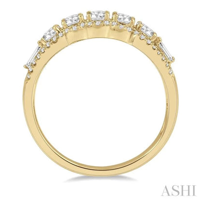 Round Shape 5 Stone Diamond Fashion Ring