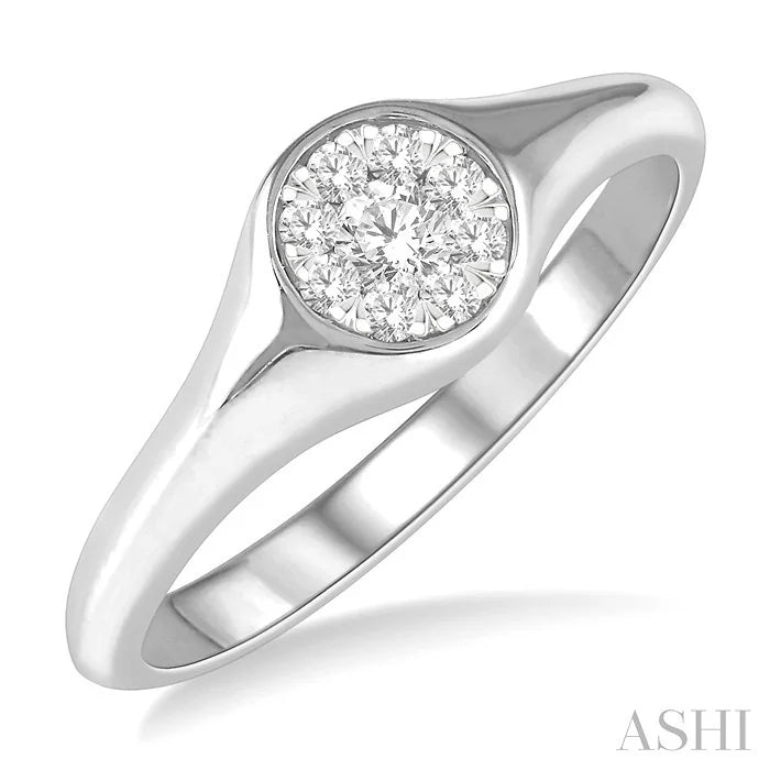 Round Shape Lovebright Essential Diamond Signet Ring