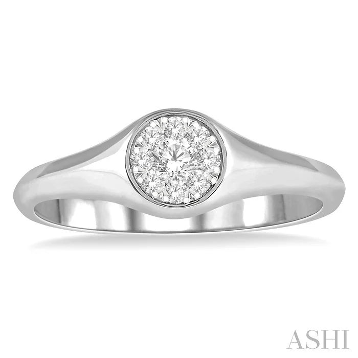 Round Shape Lovebright Essential Diamond Signet Ring