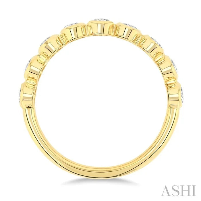 Oval Shape North-South Bezel Set Diamond Fashion Band