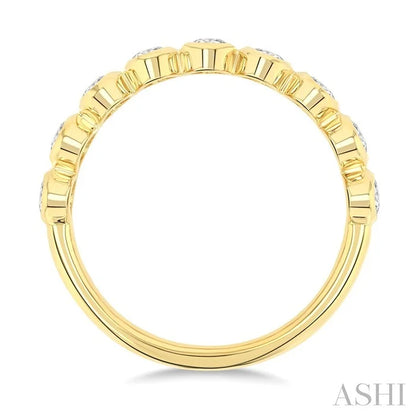 Oval Shape North-South Bezel Set Diamond Fashion Band