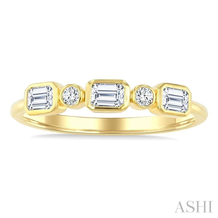 Emerald & Round Cut Bezel Diamond Fashion Band