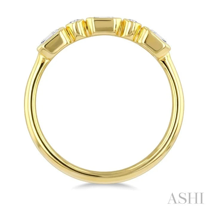 Emerald & Round Cut Bezel Diamond Fashion Band