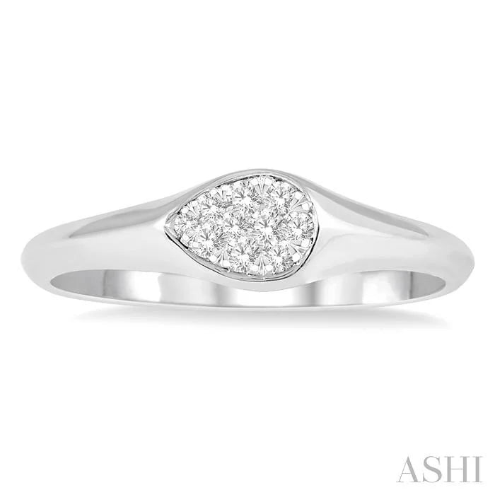 Pear Shape Lovebright Essential Diamond Signet Ring