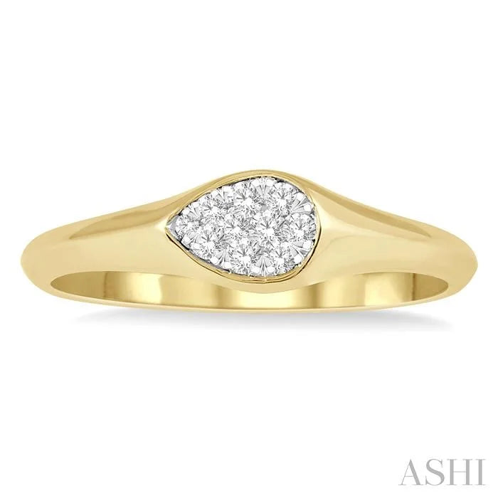 Pear Shape Lovebright Essential Diamond Signet Ring