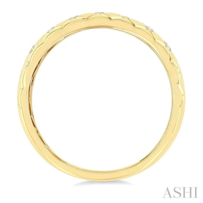 Golden Glow Bold Diamond Fashion Band