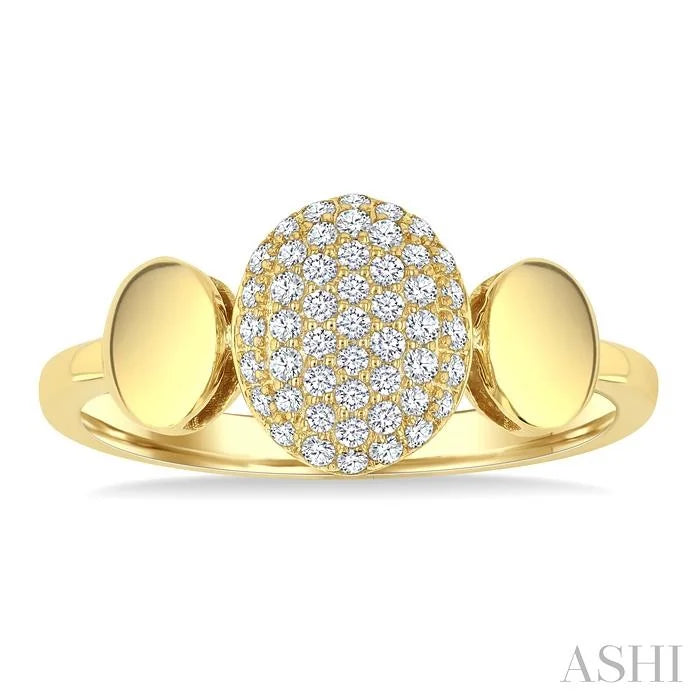 Pave-Set Oval Shape Diamond Fashion Ring