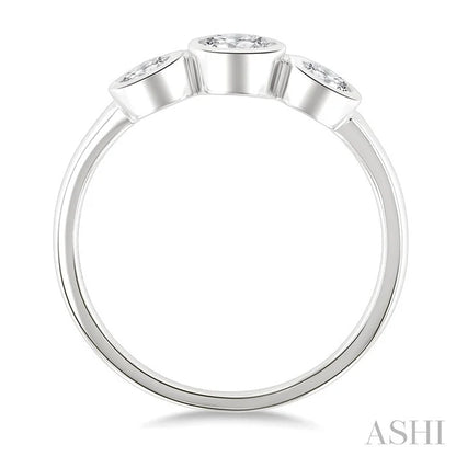 Oval Shape 3 Stone Diamond Fashion Ring