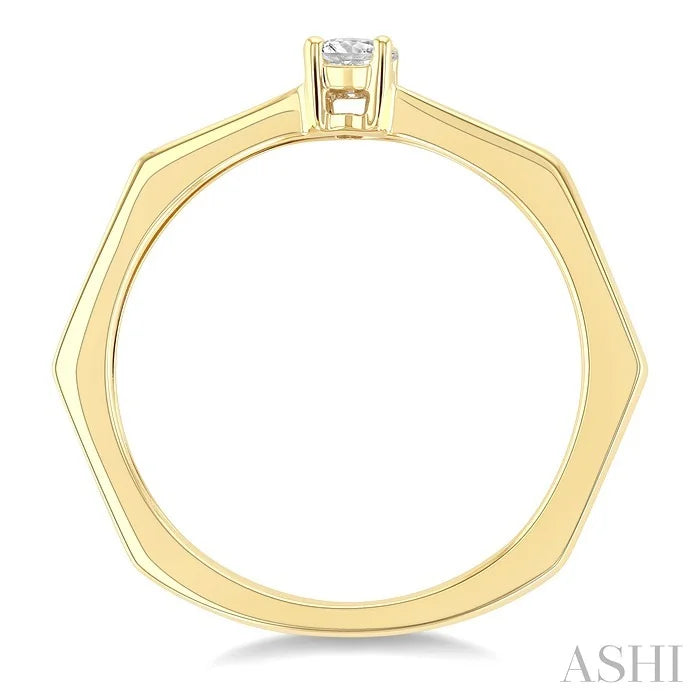Hexashank Oval Shape Diamond Fashion Ring