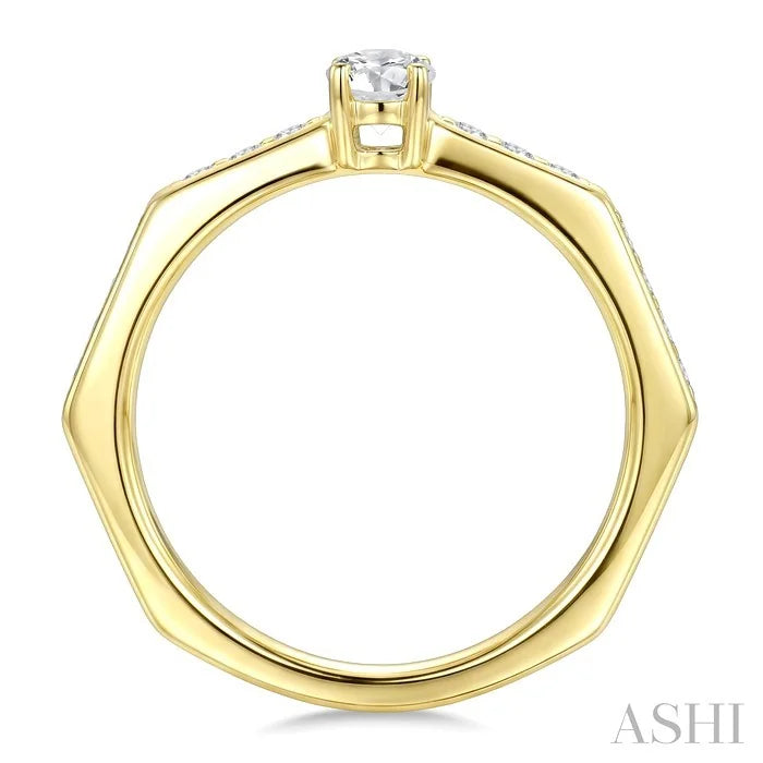 Oval Shape Hexashank Diamond Fashion Ring