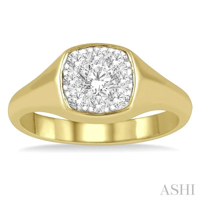 Cushion Shape Lovebright Essential Diamond Signet Ring