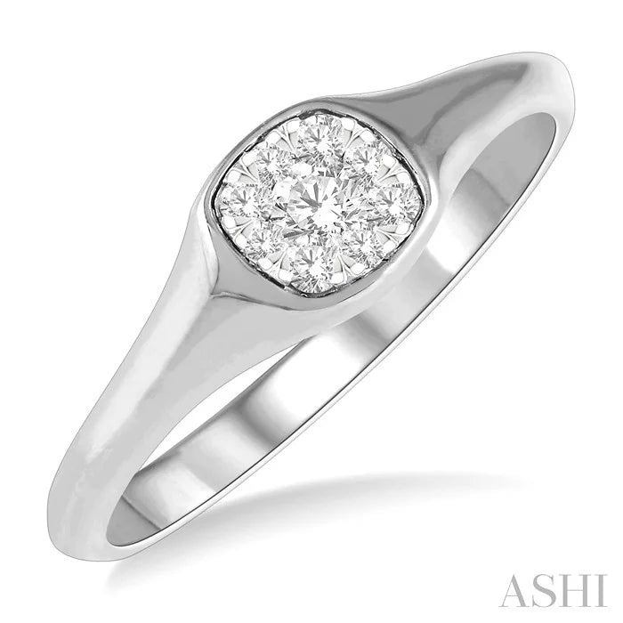 Cushion Shape Lovebright Essential Diamond Signet Ring
