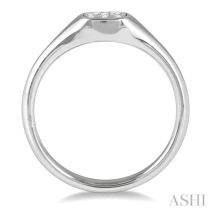 Cushion Shape Lovebright Essential Diamond Signet Ring