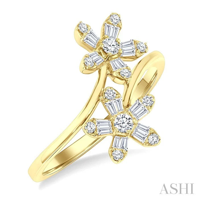 Floral Petite Diamond Fashion Ring