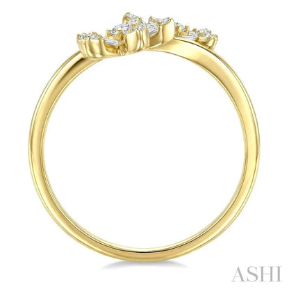 Floral Petite Diamond Fashion Ring