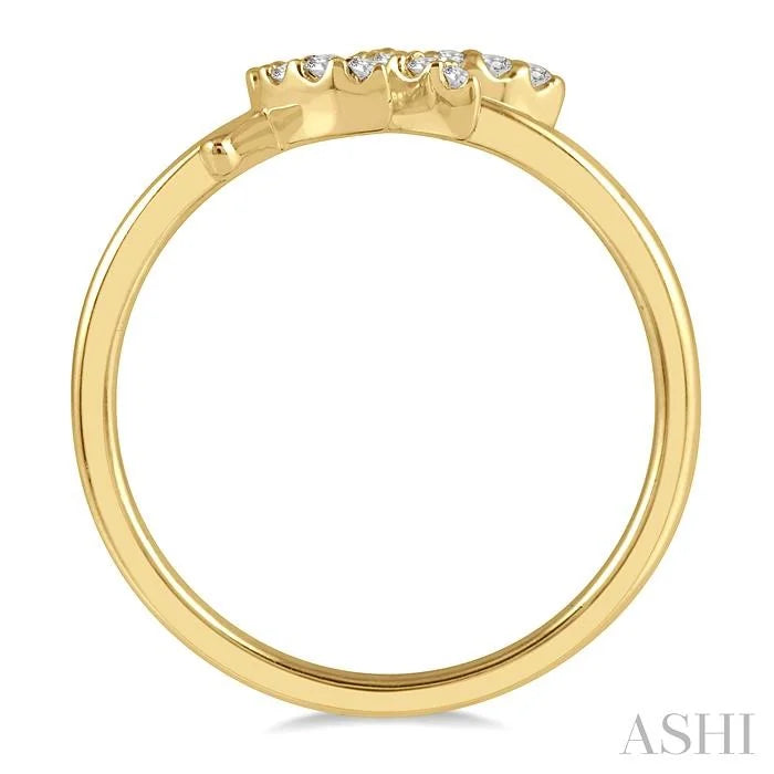 Stackable Leaf Petite Diamond Fashion Ring