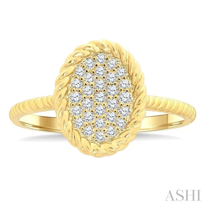 Pave-Set Oval Shape Rope Diamond Fashion Ring