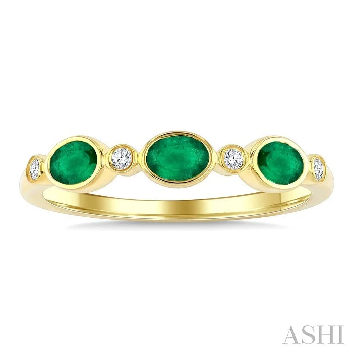 Oval Shape Bezel Gemstone & Diamond Fashion Band