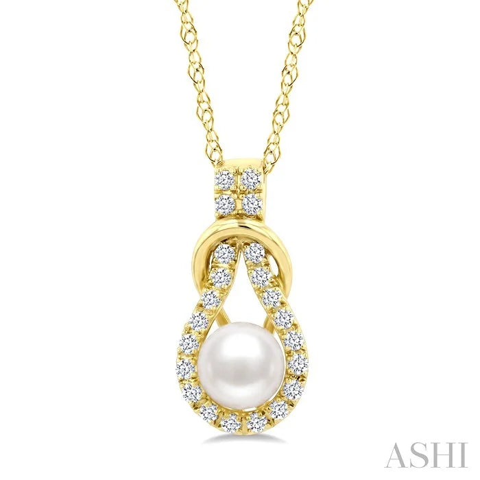 Pearl & Diamond Fashion Pendant