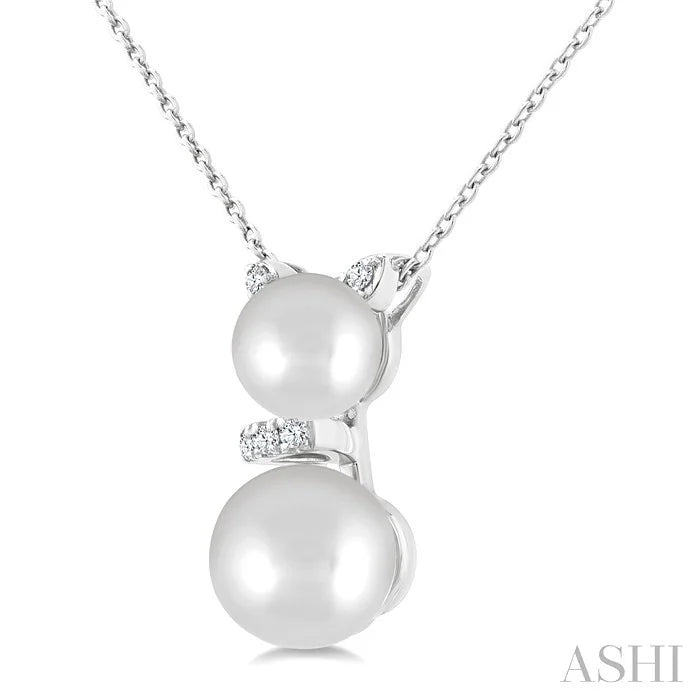 Cat Pearl & Petite Diamond Fashion Pendant