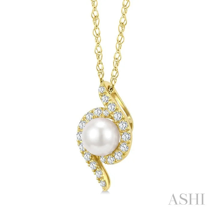 Pearl & Diamond Fashion Pendant