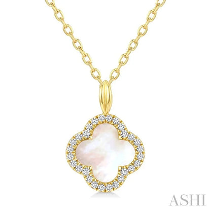 Clover Petite Mother Of Pearl & Halo Diamond Pendant