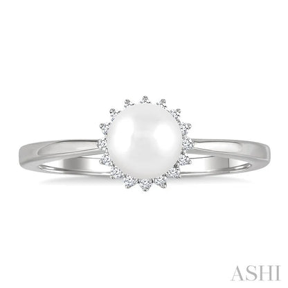 Pearl & Petite Halo Diamond Fashion Ring