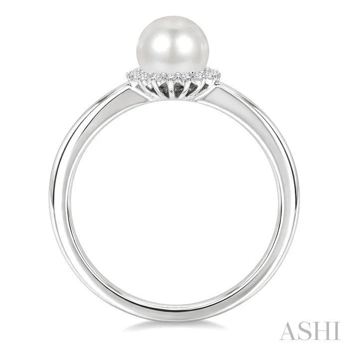 Pearl & Petite Halo Diamond Fashion Ring