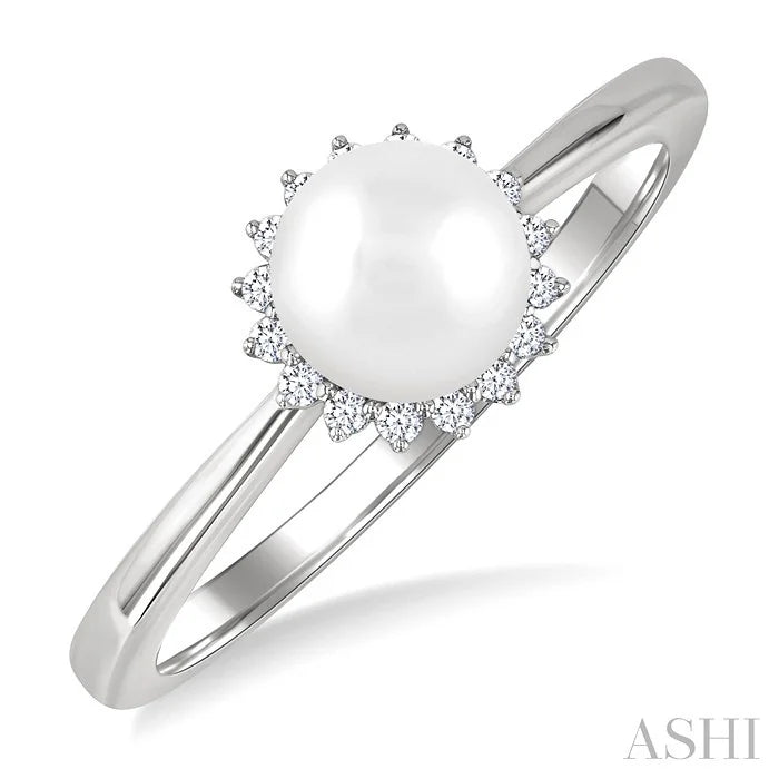Pearl & Petite Halo Diamond Fashion Ring