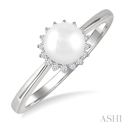 Pearl & Petite Halo Diamond Fashion Ring