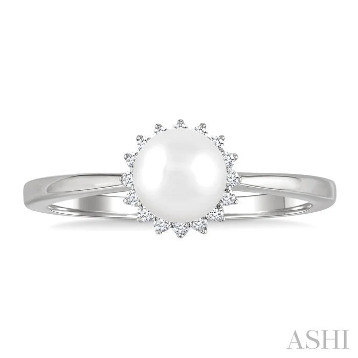Pearl & Petite Halo Diamond Fashion Ring