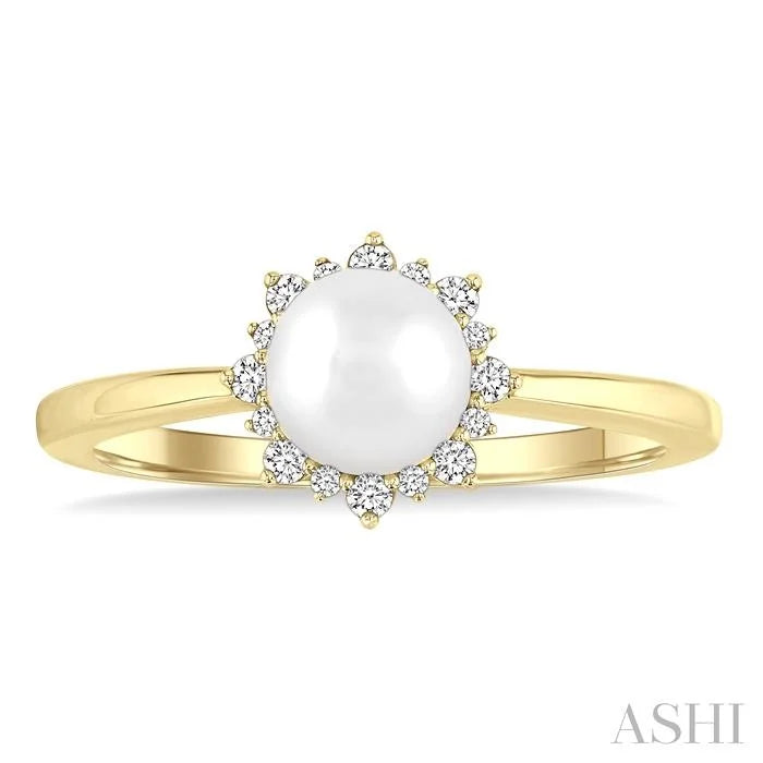 Pearl & Petite Halo Diamond Fashion Ring