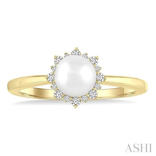 Pearl & Petite Halo Diamond Fashion Ring