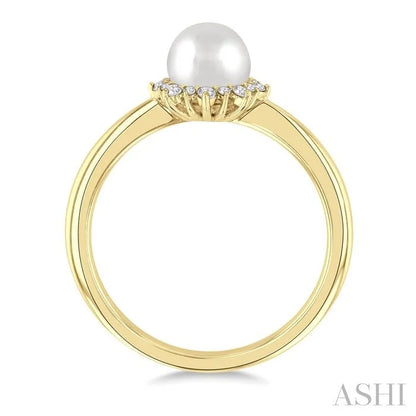 Pearl & Petite Halo Diamond Fashion Ring