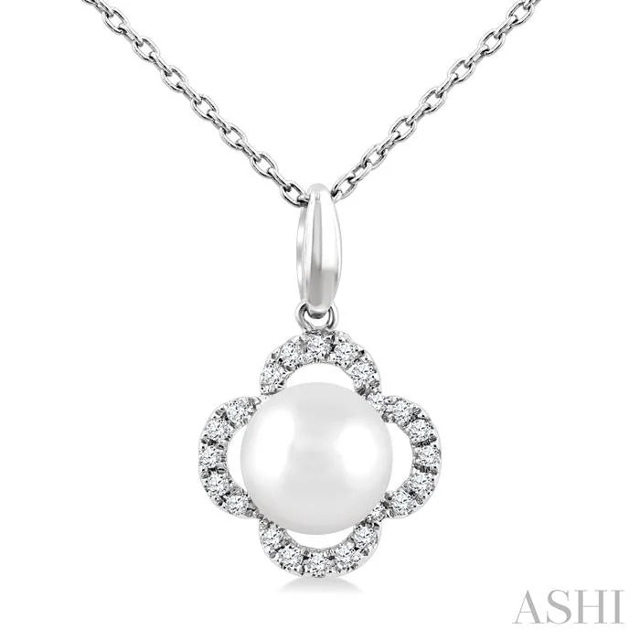 Clover Pearl & Petite Diamond Pendant