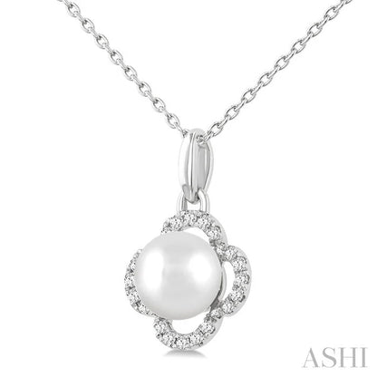Clover Pearl & Petite Diamond Pendant