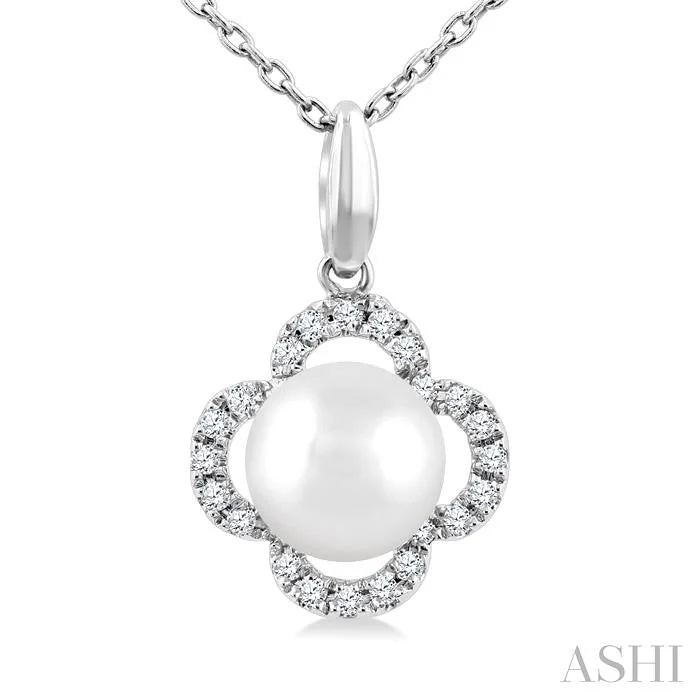 Clover Pearl & Petite Diamond Pendant
