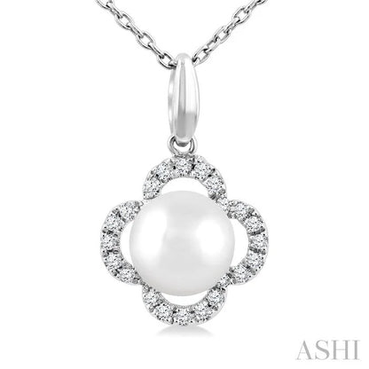 Clover Pearl & Petite Diamond Pendant