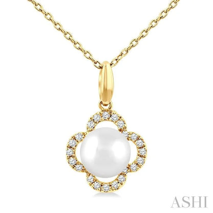 Clover Pearl & Petite Diamond Pendant